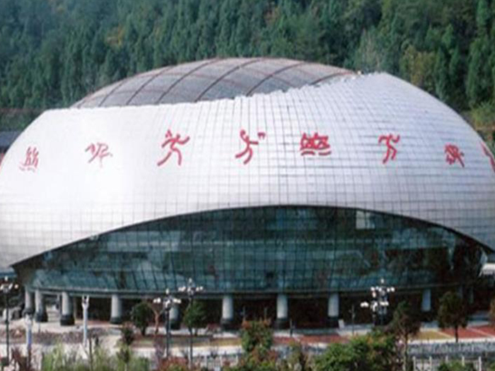 灯塔体育中心球形网架加工安装